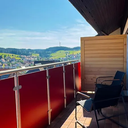 Haus Schanzenblick Gaestezimmer5 Mit Bad Und Balkon Mit Aussicht Konukevi Schonach im Schwarzwald